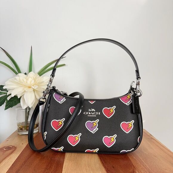 NWT Coach Teri Shoulder Bag With Heart Bolt Print - Picture 1 of 9